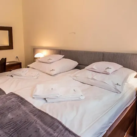 Eden Guest house *